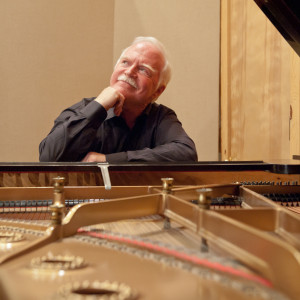Roger Davidson - piano